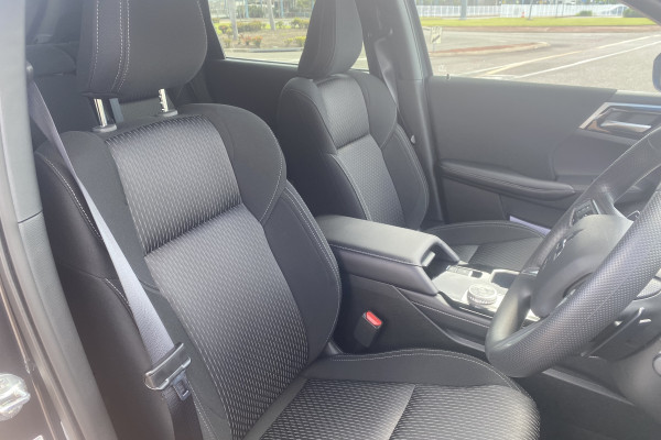 2025 MY26 Mitsubishi Outlander ZM ES SUV Image 11