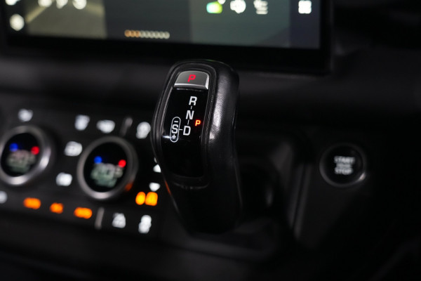 2022 Land Rover Defender L663 110 D300 X-Dynamic HSE SUV Image 17