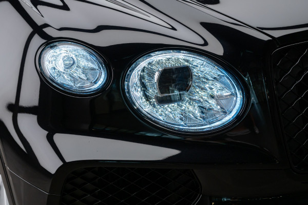 2026 Bentley Bentayga 4V V8 SUV image 3