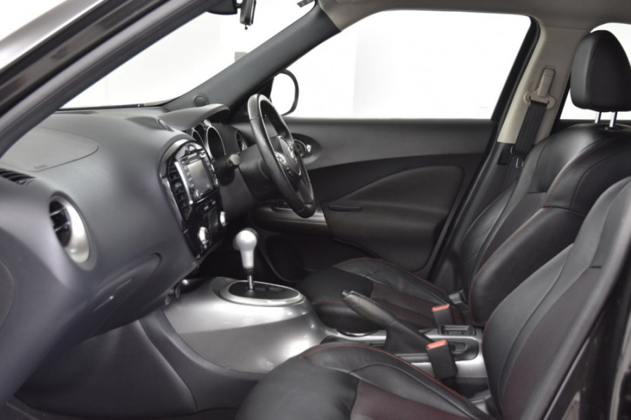 2014 Nissan JUKE F15 Ti-S Hatchback Image 6