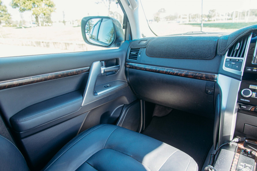 2012 MY13 Toyota LandCruiser VDJ200R Sahara SUV Image 26