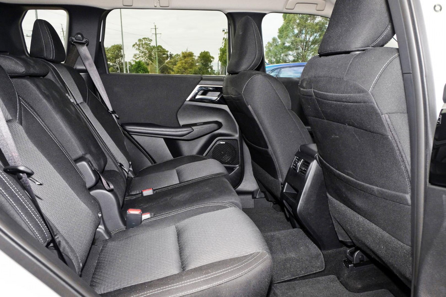 2025 Mitsubishi Outlander ZM LS SUV Image 8