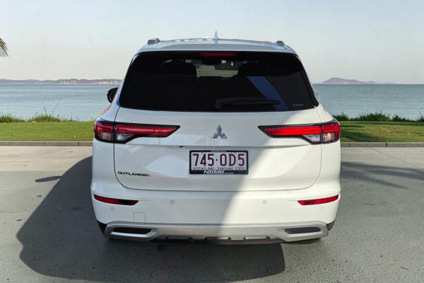 2024 Mitsubishi Outlander ZM LS SUV Image 6