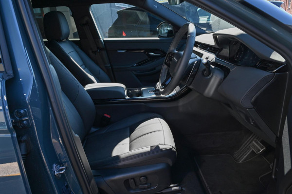 2026 MY26.5 Land Rover Range Rover Evoque L551 P250 Dynamic SE SUV image 6