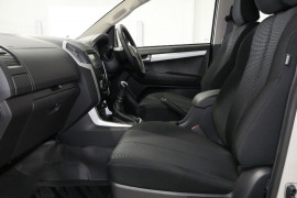 2019 Isuzu Ute D-MAX LS-M Crew Cab Ute 4x4 Utility Image 2