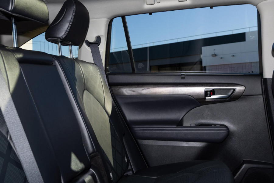 2025 Toyota Kluger AXUH78R Grande SUV Image 9