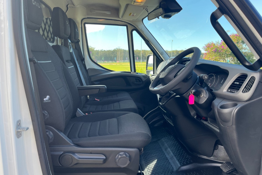 2024 Iveco Daily 35S14 Van Image 14