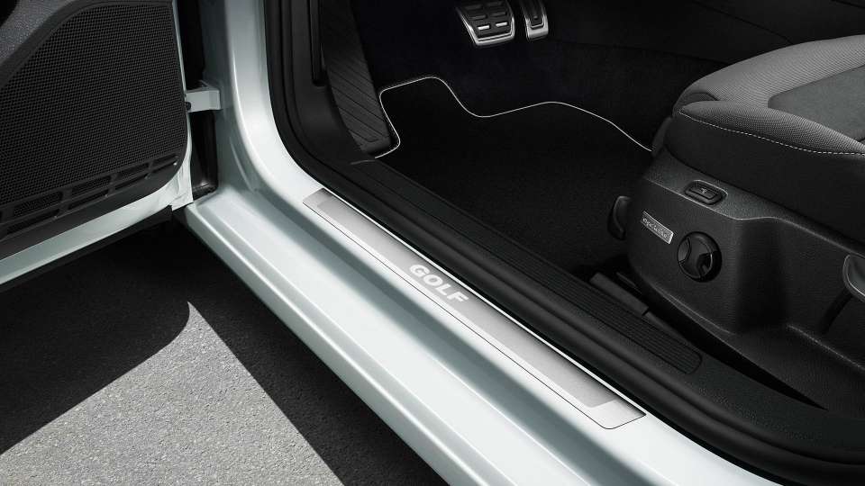 Door sill protection plate