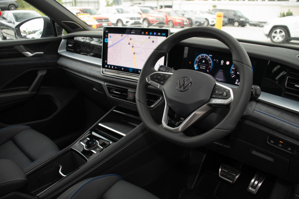 2025 Volkswagen Tayron R4 195TSI R-Line SUV Image 6