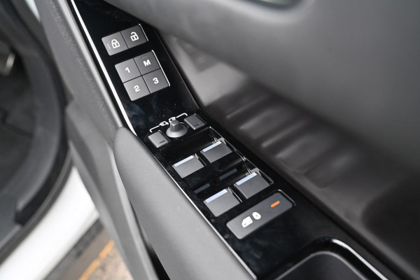 2025 MY26 Land Rover Range Rover Velar L560 P250 Dynamic SE SUV