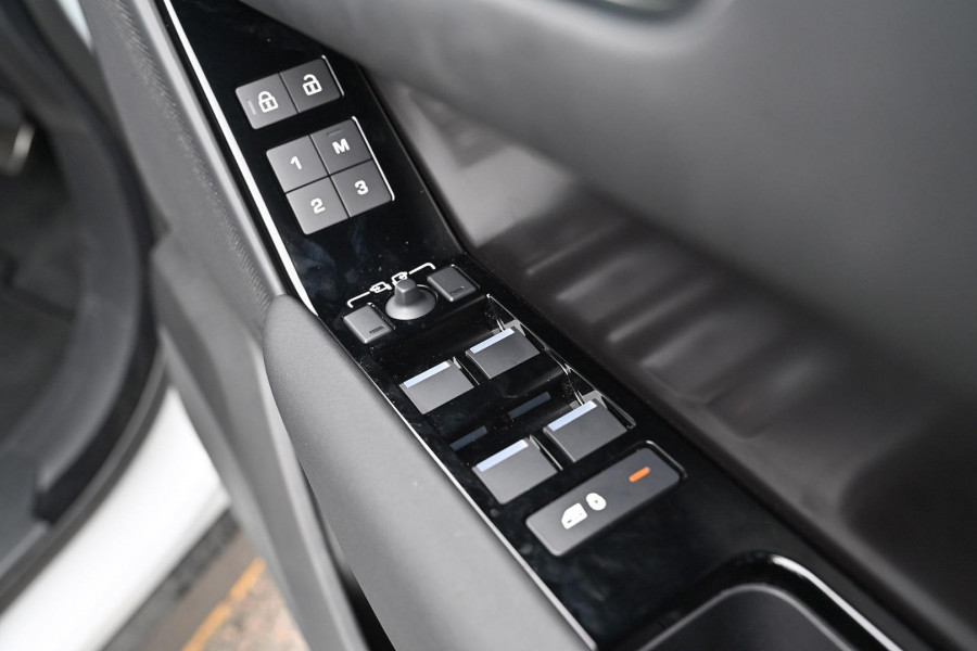 2025 MY26 Land Rover Range Rover Velar L560 P250 Dynamic SE SUV