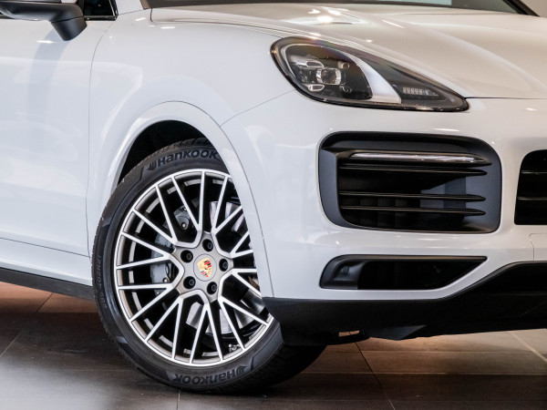 2022 MY23 Porsche Cayenne S Platinum Edition Coupe image 12