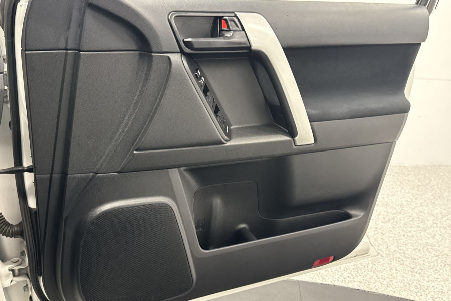 2022 Toyota LandCruiser Prado GDJ150R GXL SUV Image 19