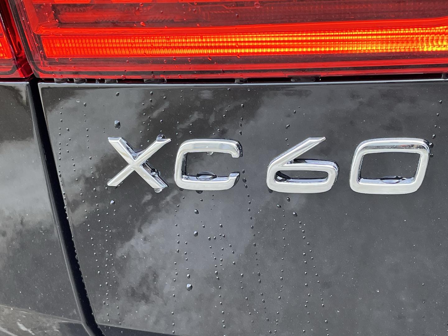 2022 Volvo XC60  B6 R-Design SUV Image 22