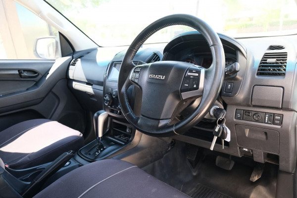 2018 Isuzu D-MAX  SX Cab Chassis Image 7