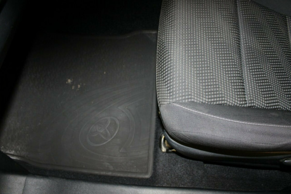 2016 Toyota Corolla ZWE186R Hybrid Hatch Image 17