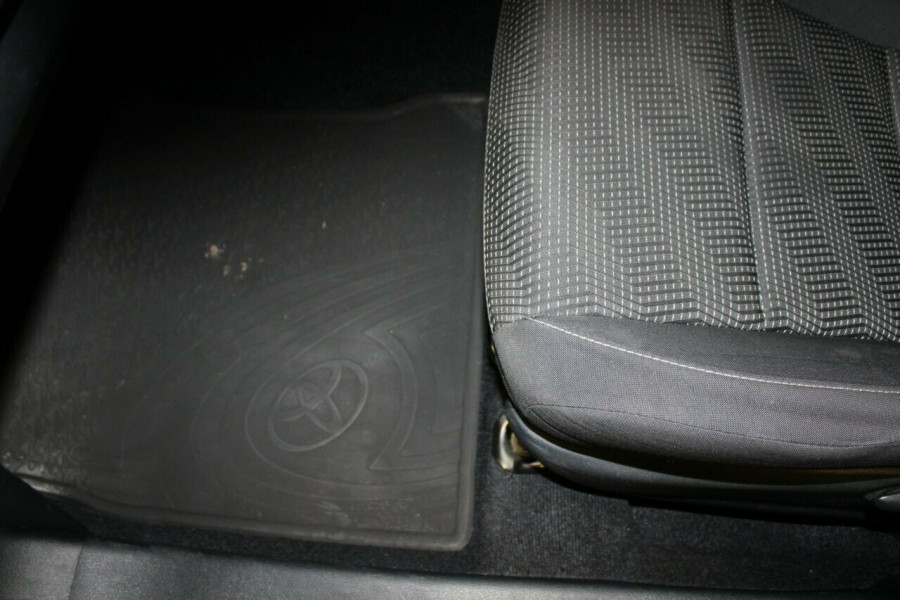2016 Toyota Corolla ZWE186R Hybrid Hatch Image 17