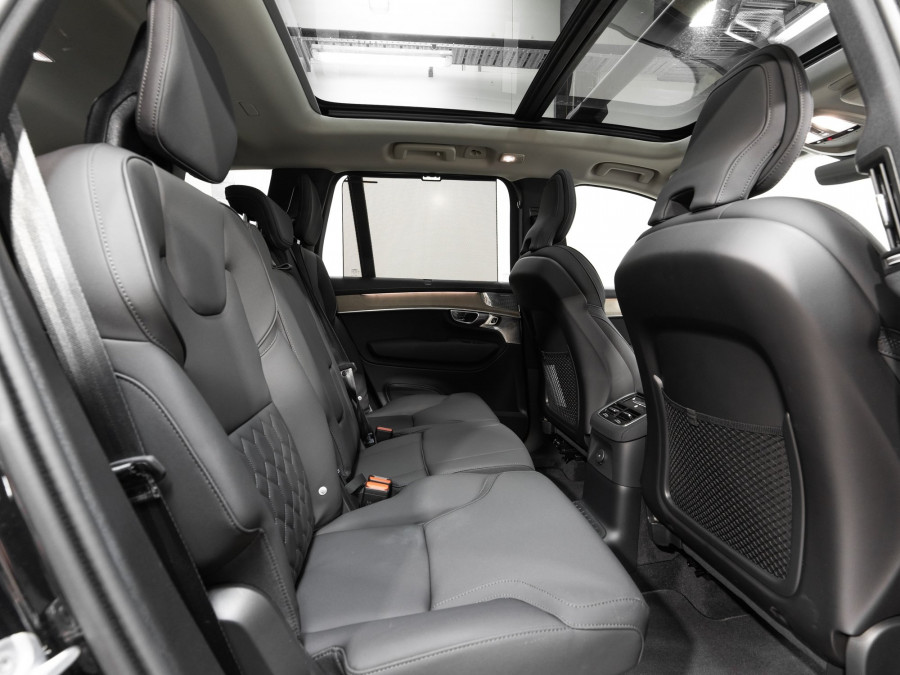 2025 Volvo XC90 L Series Ultra T8 Plug-In Hybrid SUV Image 20