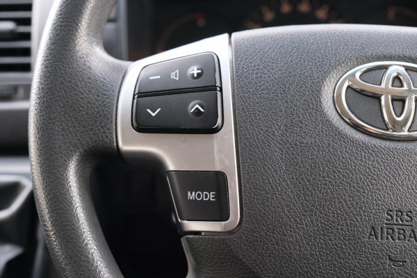 2015 Toyota HiAce KDH  Van Image 15