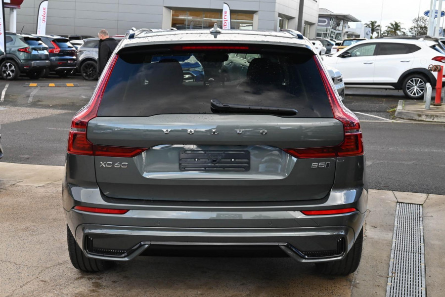 2026 Volvo XC60 UZ Ultra B5 Dark SUV Image 4
