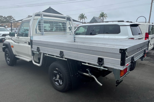 2025 MYon Toyota LandCruiser GDJL79R (Cab Chassis) GXL Single-Cab Cab-Chassis Image 4