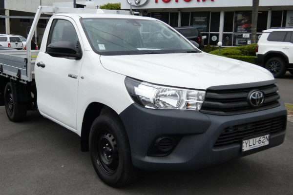 2021 Toyota HiLux TGN121R WORKMATE 4X2 Cab Chassis Image 3