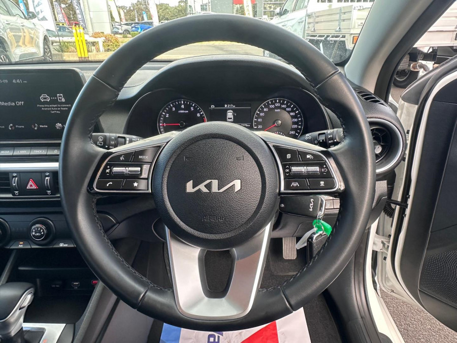 2024 Kia Cerato BD S Hatch Image 15