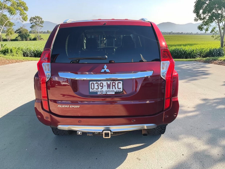 2016 Mitsubishi Pajero Sport QE Exceed SUV Image 4