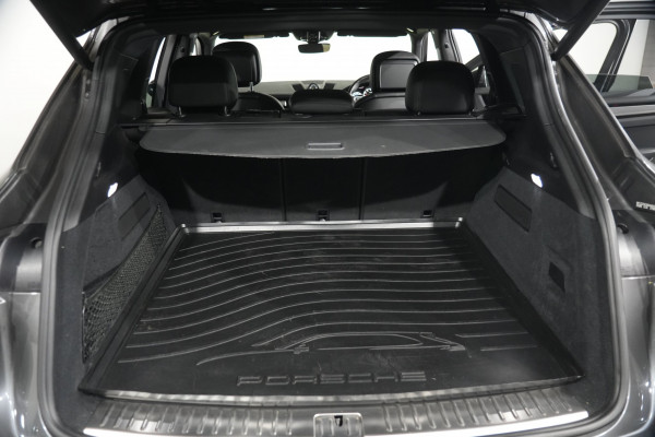 2019 Porsche Cayenne E-Hybrid SUV image 27