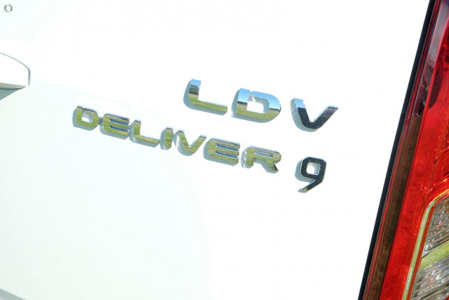 2022 LDV Deliver 9   Van