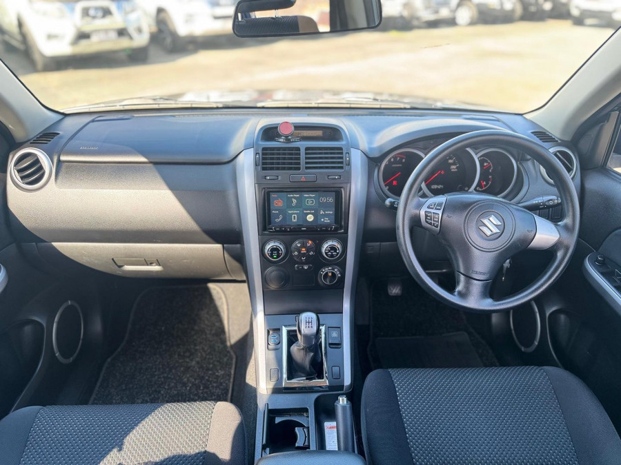 2005 Suzuki Grand Vitara JB  SUV Image 18