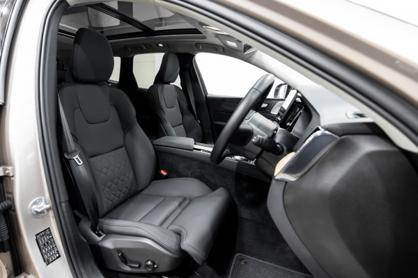 2025 Volvo XC60 UZ B5 Ultra Dark 2L Petrol AWD SUV Image 19