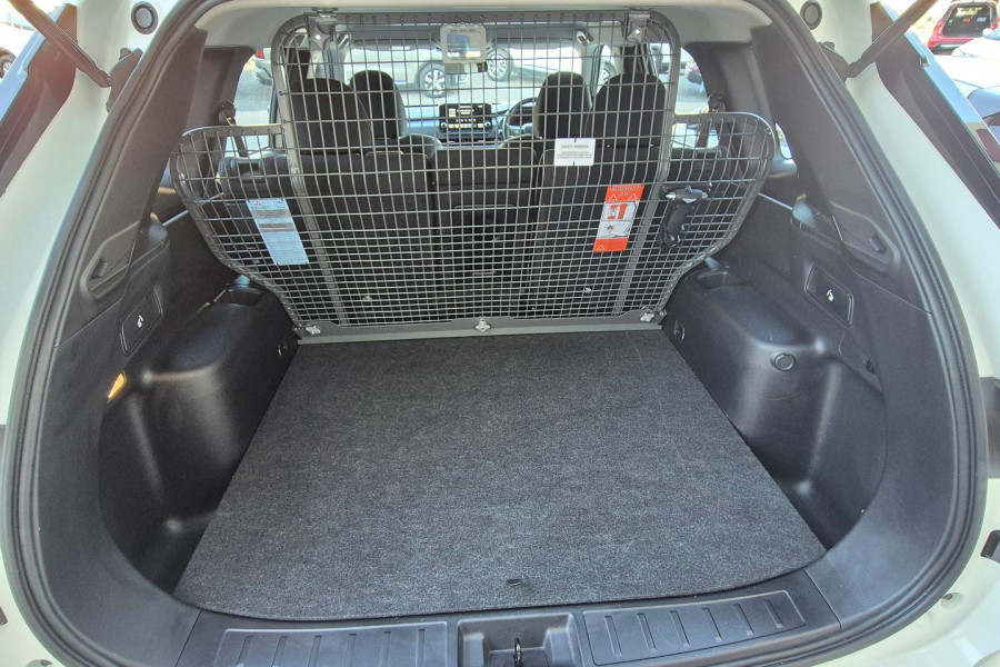 2022 Mitsubishi Outlander ZM ES SUV Image 10