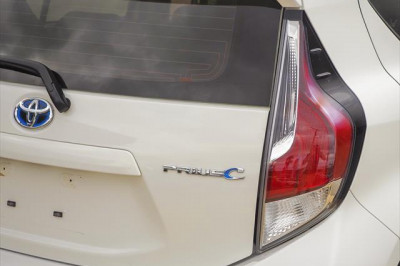 2016 Toyota Prius C NHP10R  Hatch Image 3