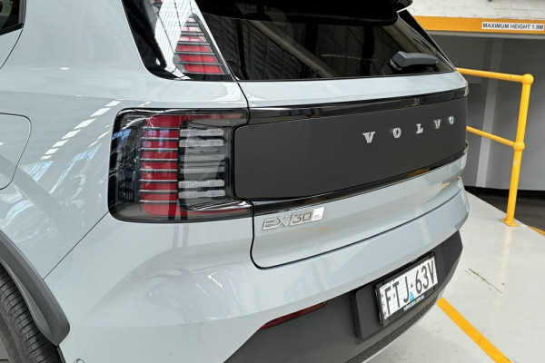 2025 MY26 Volvo EX30 Cross Country  Ultra Twin Motor Performance SUV Image 7
