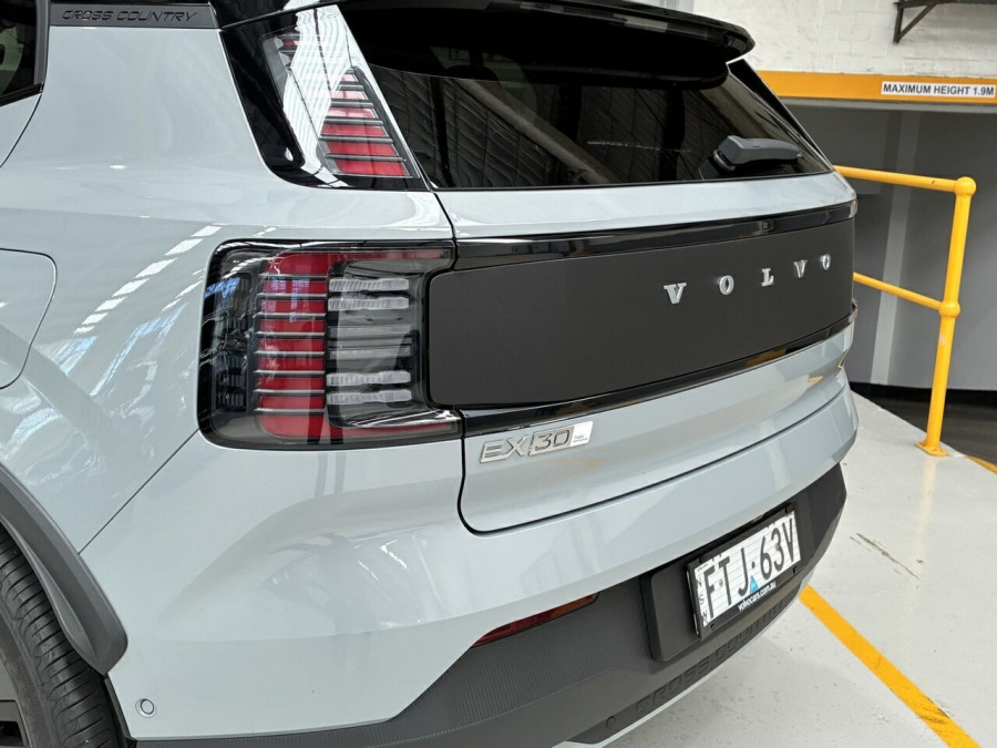 2025 MY26 Volvo EX30 Cross Country  Ultra Twin Motor Performance SUV Image 7
