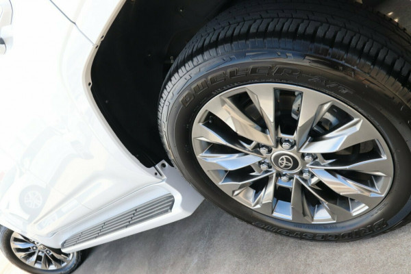 2024 Toyota LandCruiser FJA300R Sahara ZX SUV Image 4