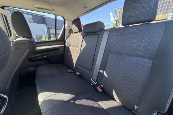2017 Toyota HiLux  SR5 Double Cab Pick Up Image 13