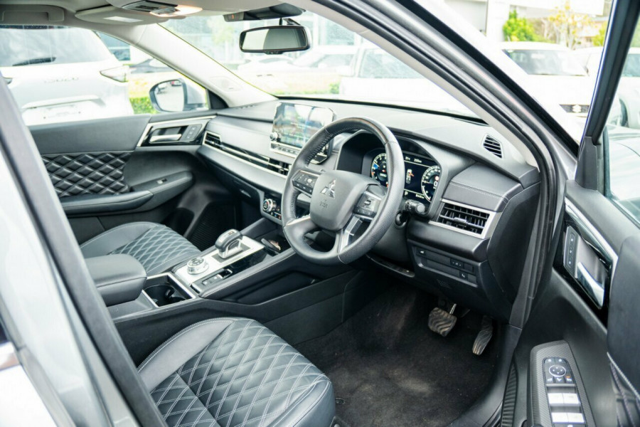 2023 Mitsubishi Outlander ZM Exceed SUV Image 19