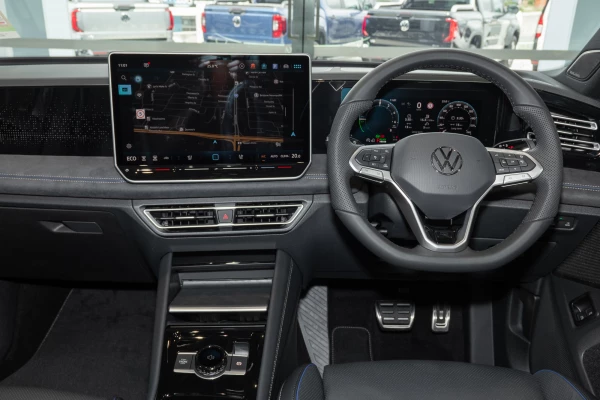 2026 Volkswagen Tiguan CT 200TSI eHybrid R-Line SUV Image 7