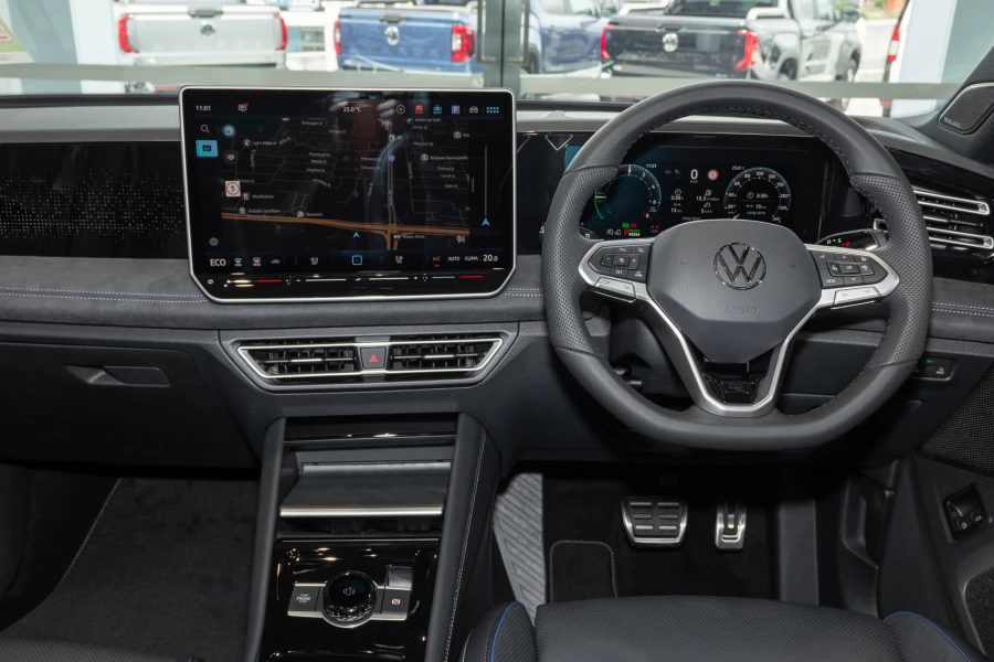 2026 Volkswagen Tiguan CT 200TSI eHybrid R-Line SUV Image 7