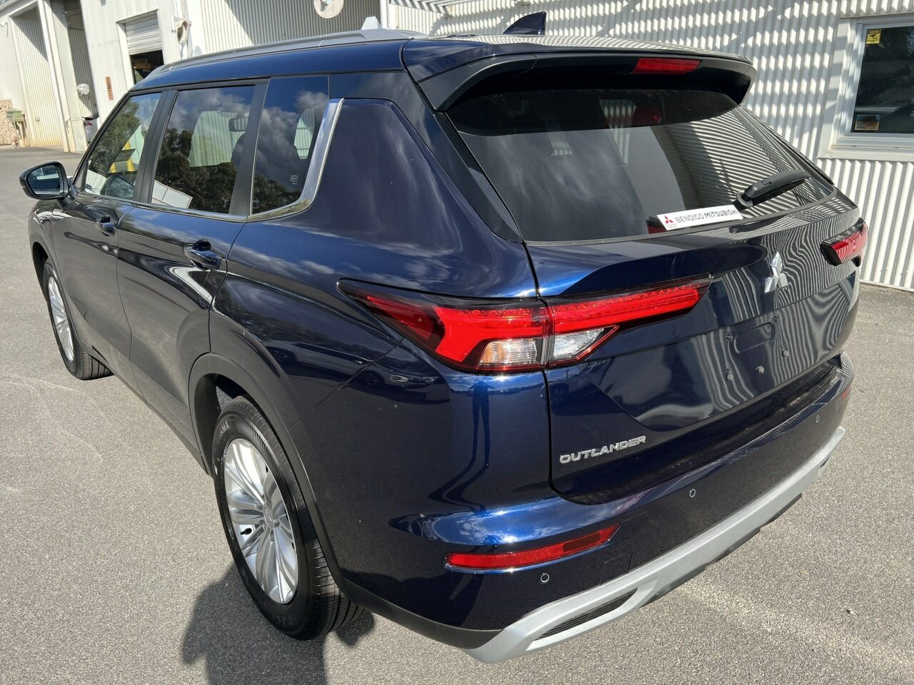 2024 Mitsubishi Outlander ZM LS SUV Image 7