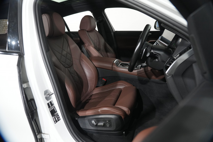2022 BMW X6 M50i Coupe Image 30