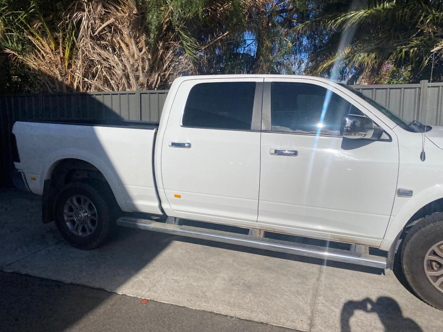 2017 Ram 2500  Laramie Ute Image 5