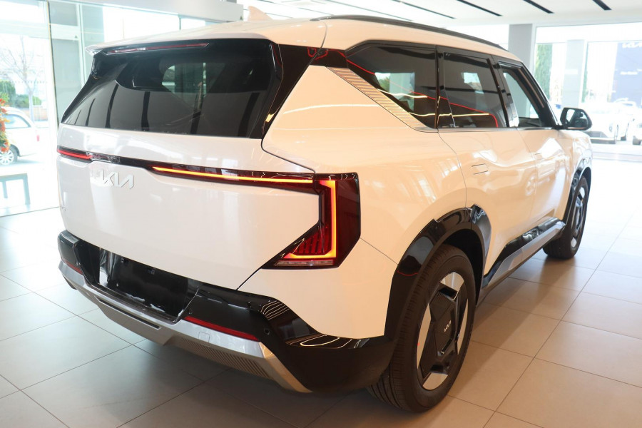 2026 Kia EV5 OVc Earth SUV Image 9