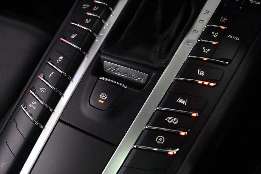 2020 Porsche Macan 95B GTS SUV