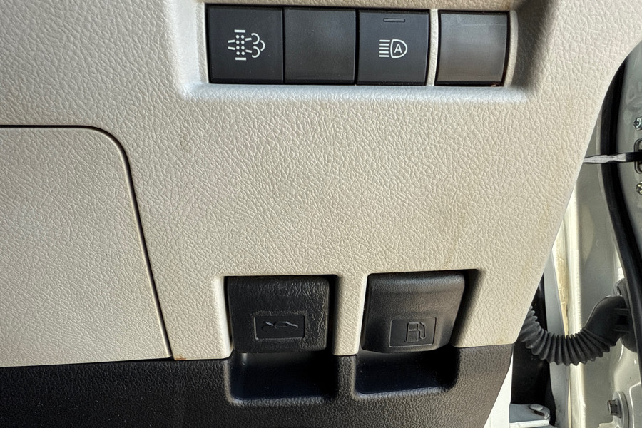 2021 Toyota HiAce GRH300R  Van Image 22