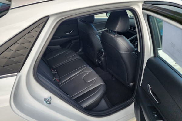 2024 Hyundai i30 CN7.V2 Hybrid Sedan Image 6