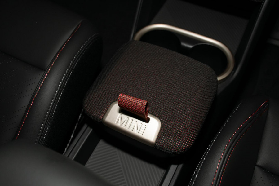 2025 MINI Countryman U25 JCW Favoured SUV