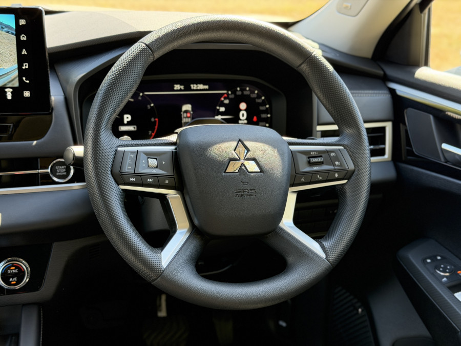 2026 Mitsubishi Outlander ZM ES Wagon Image 14